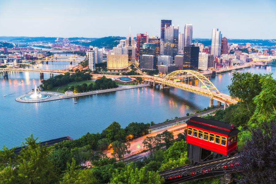 city skyline of Pittsburgh