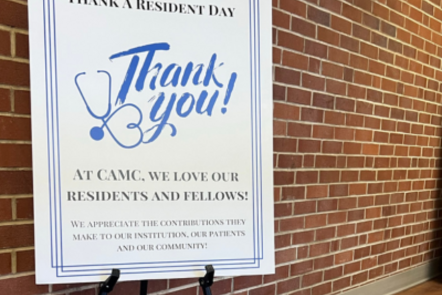 Thank a Resident and Fellow Sign in Hallway